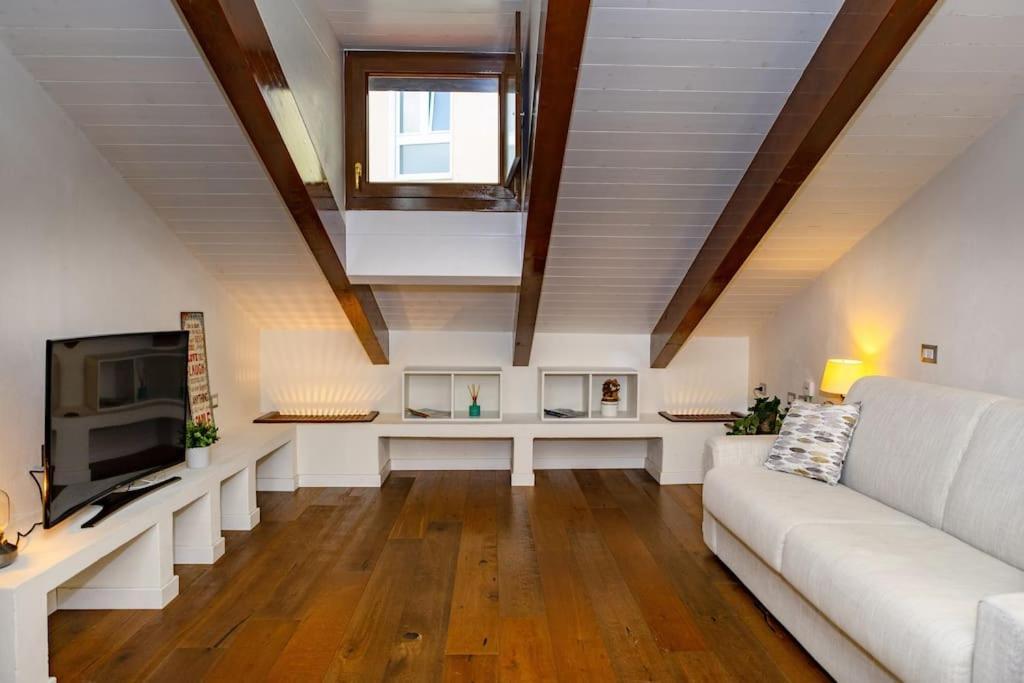 Canonica Attic Apartment Milano Eksteriør billede