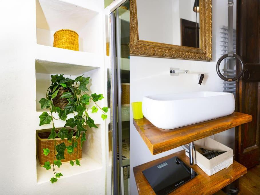 Canonica Attic Apartment Milano Eksteriør billede